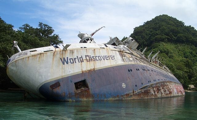 Wreck of MS World Discoverer as of July 2007